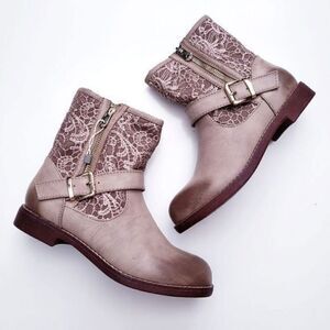 ‎Anthropologie Brown and Cream Distress Washed Lace Crochet Ankle Boots